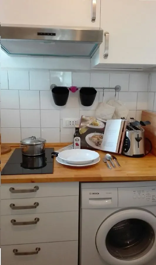 Nice Apartment In Milano, Close To Undergrond M3